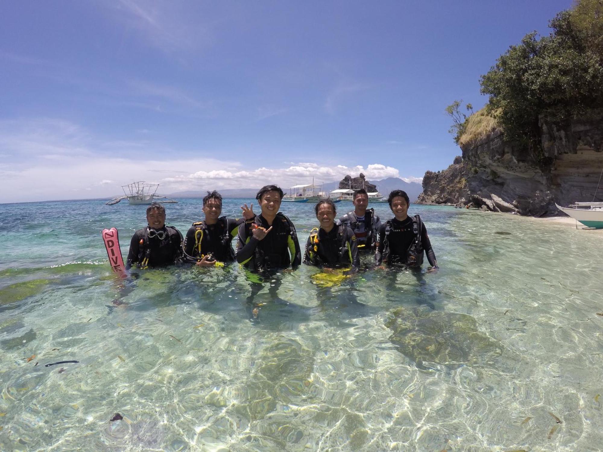Liberty'S Lodge And Diving - Apo Island Dumaguete City Bagian luar foto